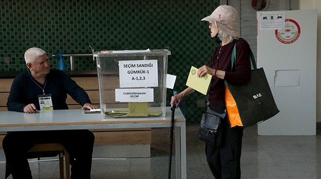 Adnan Menderes Havalimanı nda oy verme işlemleri başladı