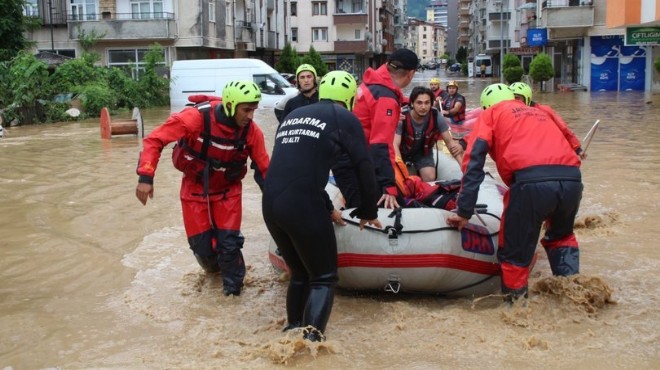 AFAD, Rize ve Artvin de 303 kişiyi kurtardı