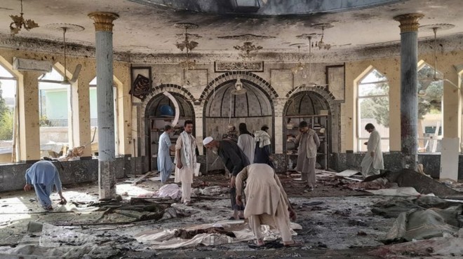 Afganistan da camiye bombalı saldırı!