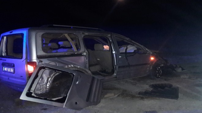 Afyon da trafik kazası: 1 kişi öldü 2 kişi yaralandı