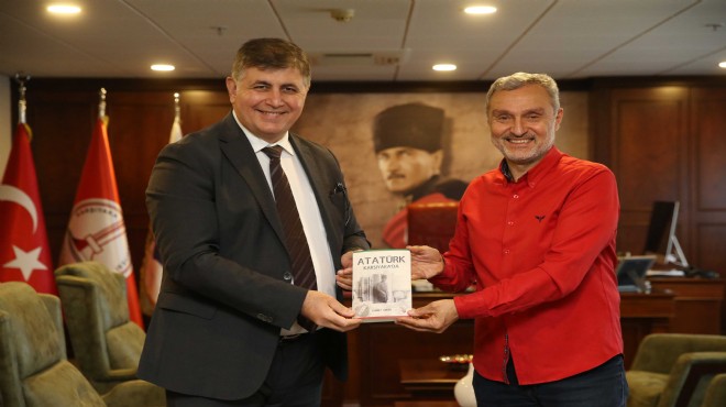 Ahmet Diker’in yeni kitabı ‘Atatürk Karşıyaka’da’ raflarda yerini aldı
