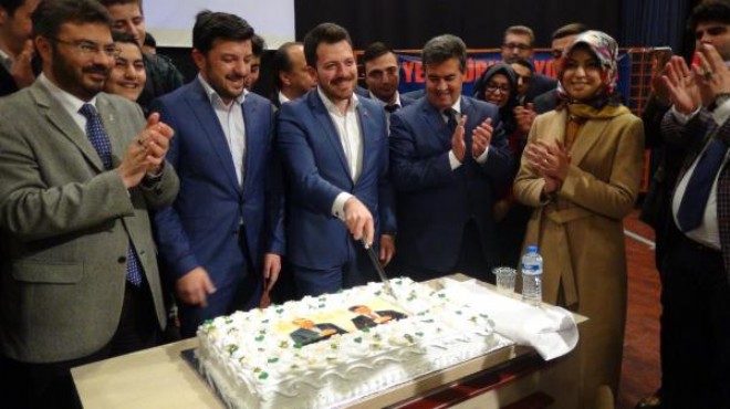 AK Parti Aydın 2 liderin doğum gününü kutladı