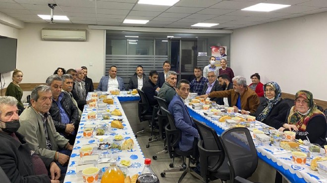 AK Parti İzmir de Ramazan temposu... 30 ilçede iftar sofrası kuruldu!