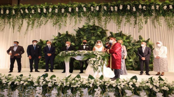 AK Parti İzmir’i buluşturan nikah: Bakan Soylu nikah şahidi oldu