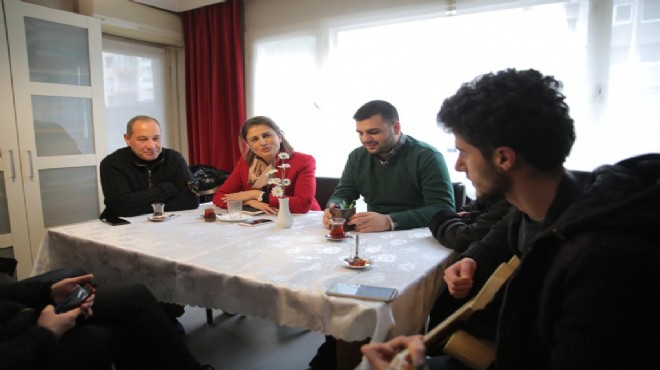 AK Parti Konak adayı Eroğlu ndan renkli toplantı