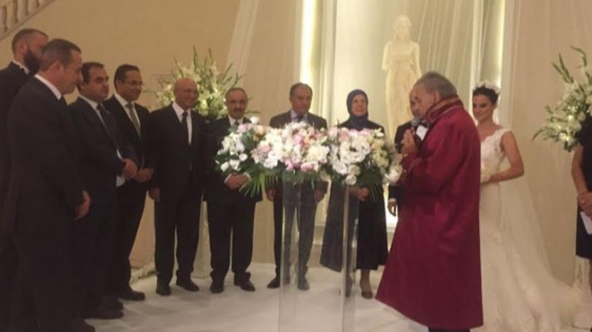AK Partili Meclis üyesinin nikahını Başkan Kocaoğlu kıydı