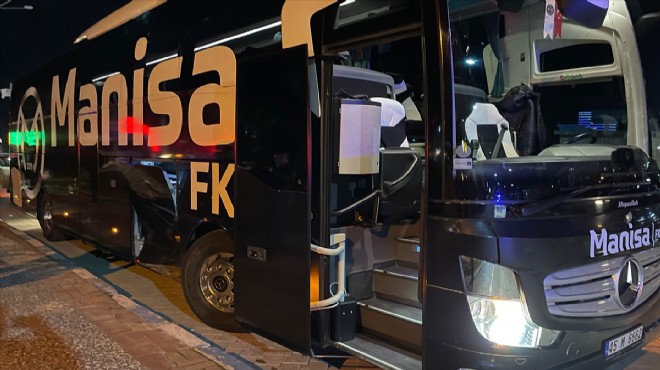 Alkollü sürücü Manisa FK nin takım otobüsüne çarptı!