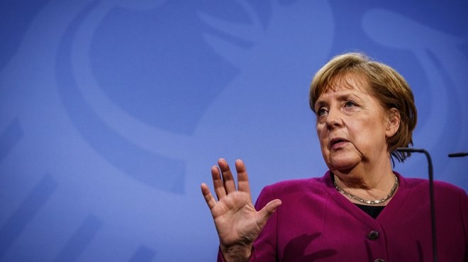 Almanya Başbakanı Merkel İngiliz aşısı oldu!