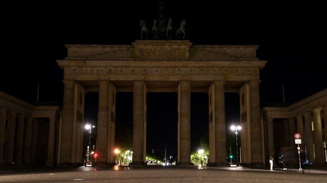 Almanya da gece ışıklandırmaları kapatıldı