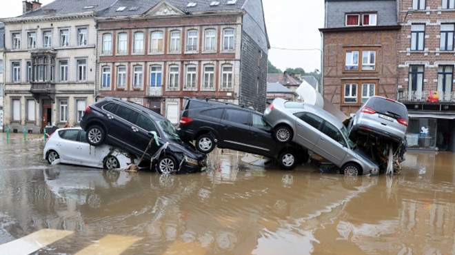 Almanya ve Belçika da sel: Can kaybı artıyor!