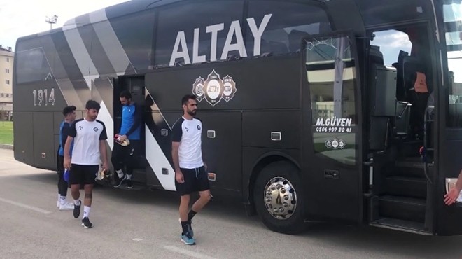 Altay maddi sıkıntı iddialarını yalandı...  Otobüs keyifli oluyor 
