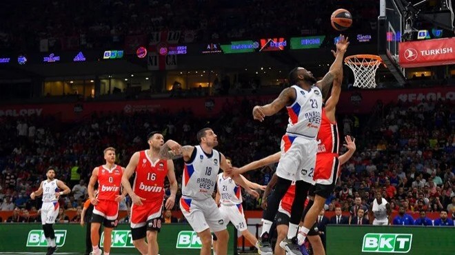 Anadolu Efes EuroLeague’de finale yükseldi
