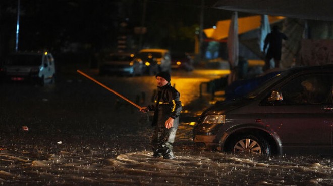 Başkent Ankara yağışa teslim oldu