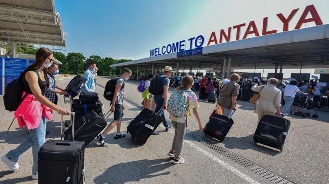 Antalya ya gelen turist sayısı 1 milyonu aştı!