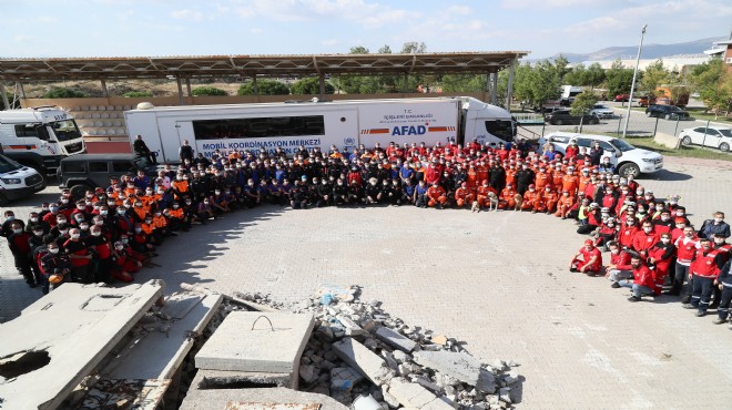 Arama kurtarma ekiplerinden İzmirlilere teşekkür mesajı