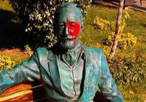 İzmir’de Seba heykeline çirkin saldırı 
