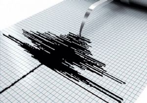İzmir’de deprem: O ilçe 3.8’le sallandı 