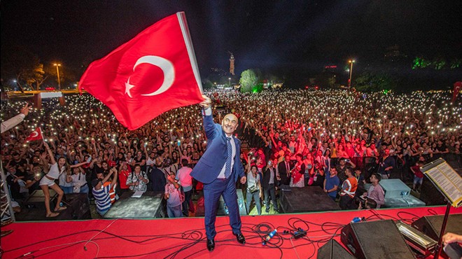 Asırlık Cumhuriyet için iki büyük sürpriz: 100. yıl marşını İzmir yaratacak