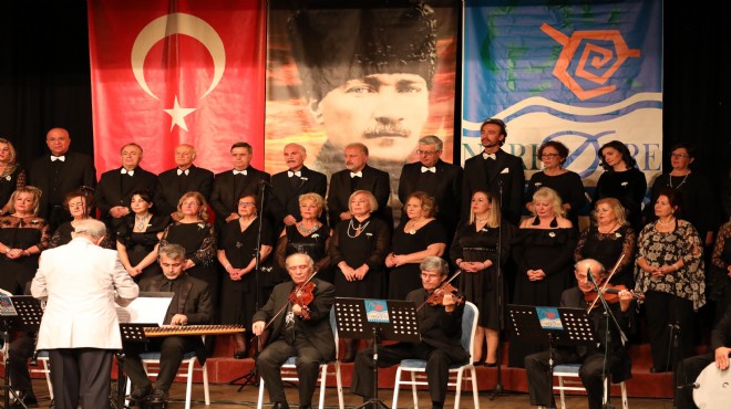 Atatürk sevdiği şarkılarla Narlıdere de anıldı