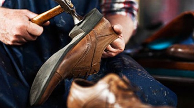 Ayakkabı tamircileri, fazla mesai yapıyor... 15 bin liralık ayakkabı bile getiriliyor!