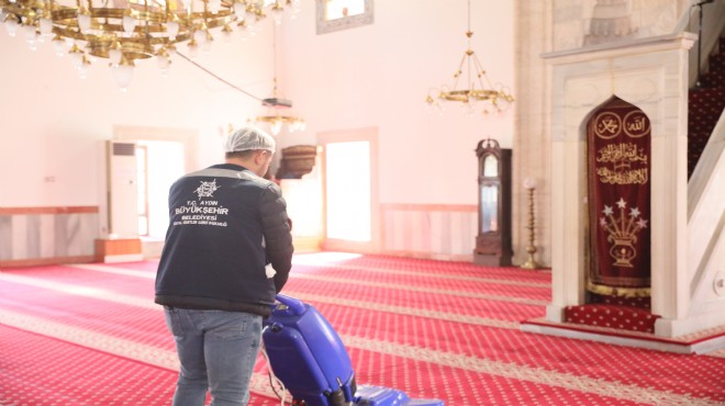 Aydın Büyükşehir Belediyesi camileri tertemiz yapıyor
