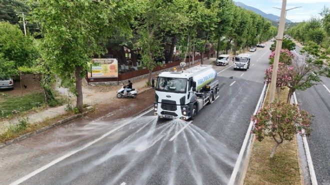 Aydın Büyükşehir Belediyesi nden Kuşadası nda temizlik seferberliği