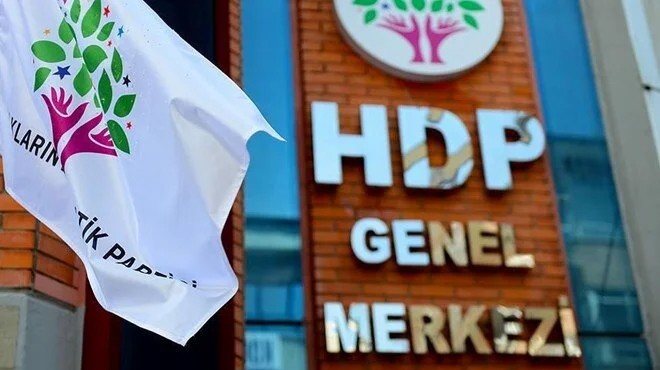 AYM, HDP nin  erteleme  talebini reddetti