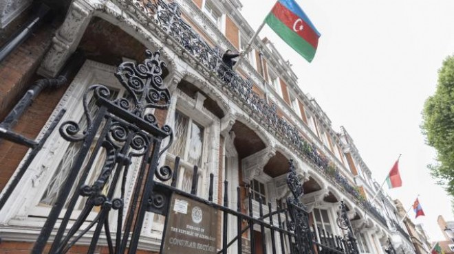 Azerbaycan ın Londra Büyükelçiliğine saldırı