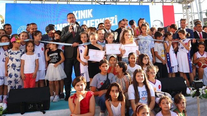 Bakan Kasapoğlu ndan İzmir raporu: 2 yılda 8 gençlik merkezi kazandırdık