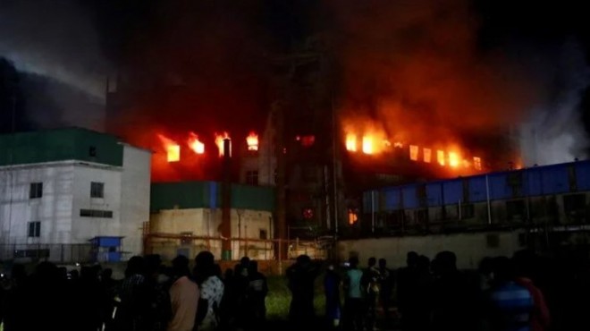 Bangladeş te fabrika yangını: En az 52 ölü