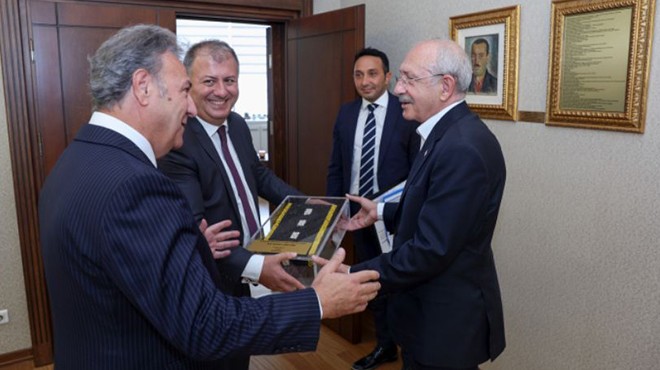 Başkan İduğ dan Kılıçdaroğlu na ziyaret... İlk asfalt Lider e hediye!