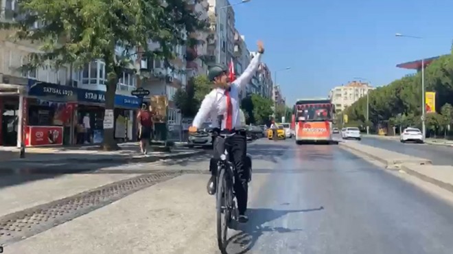 Başkan Soyer den bisikletle bayram turu