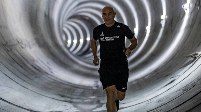 Başkan Soyer den metro tünelinde sabah koşusu