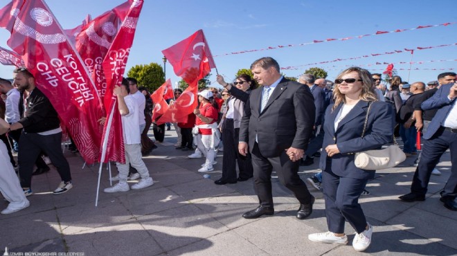 Başkan Tugay 19 Mayıs yürüyüşüne katıldı