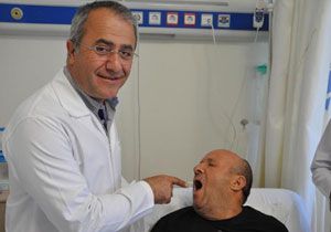 İlginç ameliyat: Prostatlı hastaya ağız içinden idrar kanalı