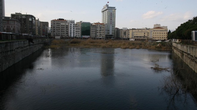Basmane Çukuru nda belediye binasına yeni tasarım