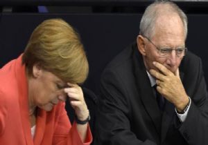 Batıda işler karışıyor:  Almanya Euro dan çıksın 