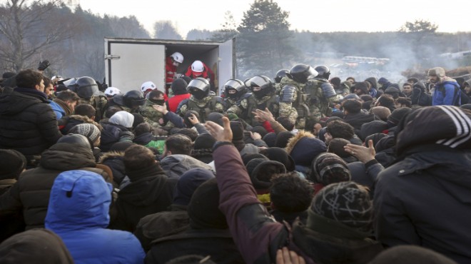 Belarus sınırı: Göçmenlerin bekleyişi sürüyor
