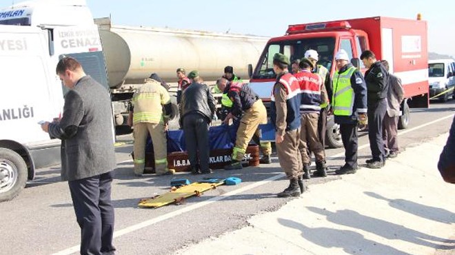 İzmir de feci kaza: Anne öldü, oğlu ve yeğeni yaralı