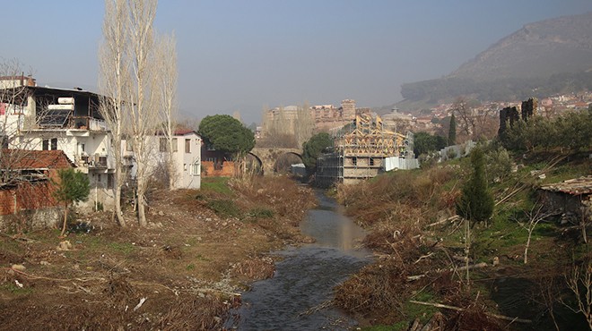 Bergama daki antik kanalda temizlik