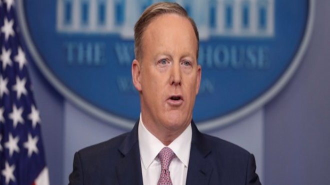 Beyaz Saray Sözcüsü Spicer dan  Hitler  özrü