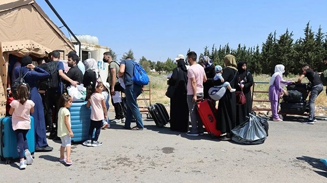 Binlerce Suriyeli tatil için ülkesine döndü!
