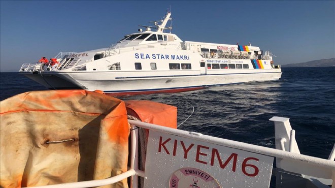 Bodrum da sürüklenen feribot KEGM ekiplerince kurtarıldı