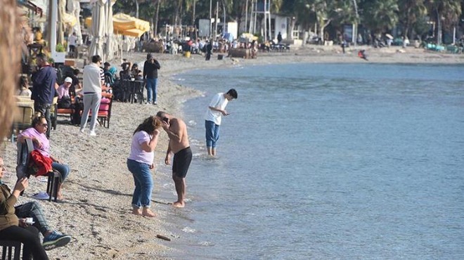 Bodrum da turistler denize girdi
