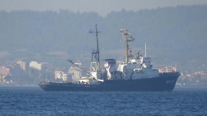 Boğaz dan peş peşe Rus askeri gemileri geçti