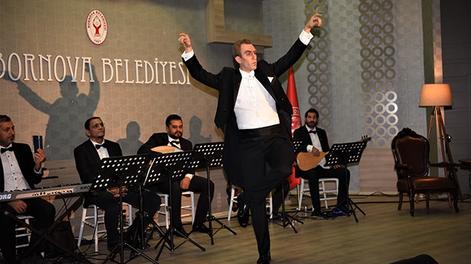 Bornova da Atatürk sevdiği şarkılarla anıldı