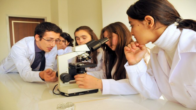 Bornova da çocuklar bilimle büyüyor!