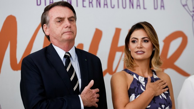 Brezilya Devlet Başkanı Bolsonaro nun eşine koronavirüs şoku