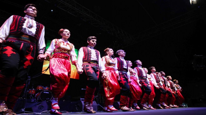 Buca da renkli Balkan Festivali