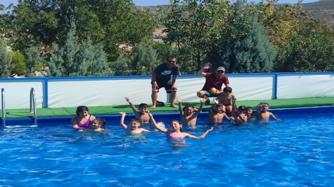 Büyükşehir, Roman çocuklara yüzme öğretti